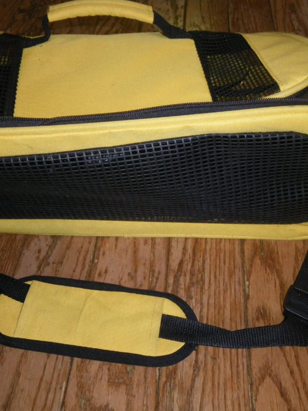 Southwest Airlines Expandable Pet Carrier Mesh Sides Vented Travel Bag Dog Cat